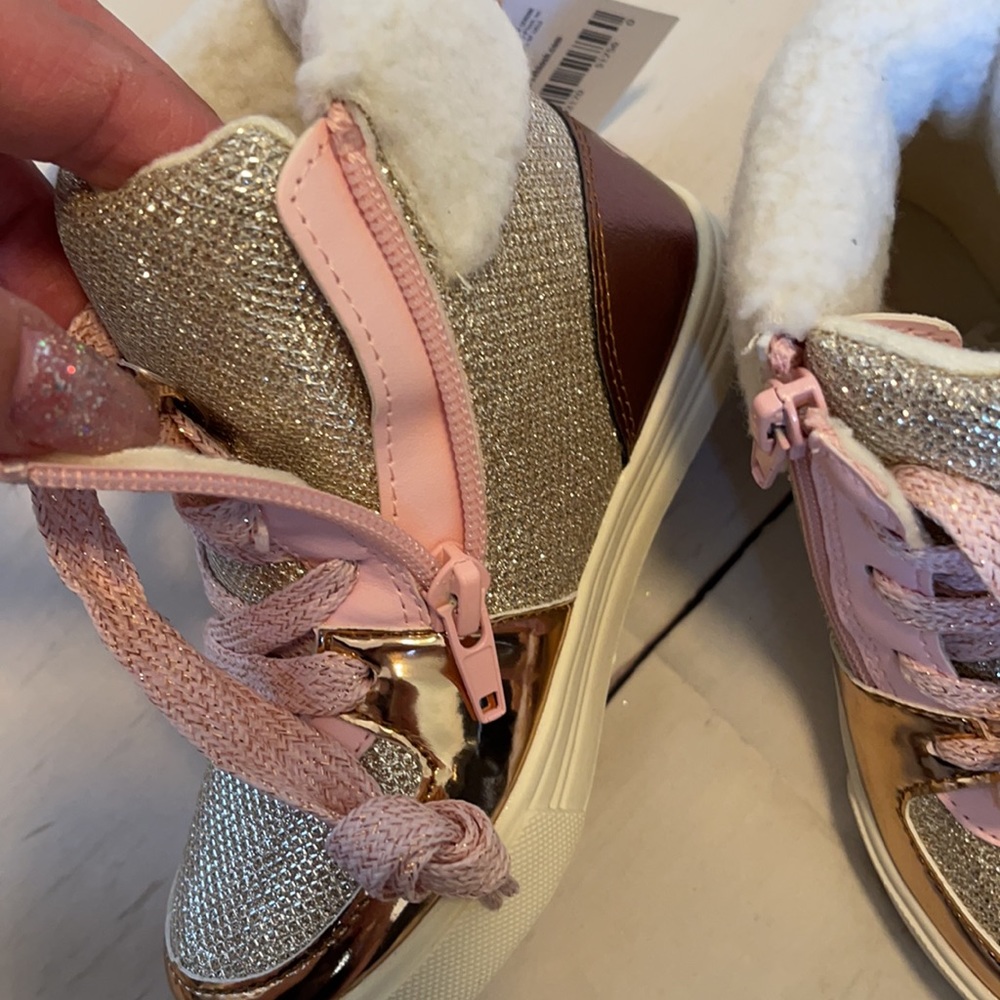 Shoes - Picture 8 of 8